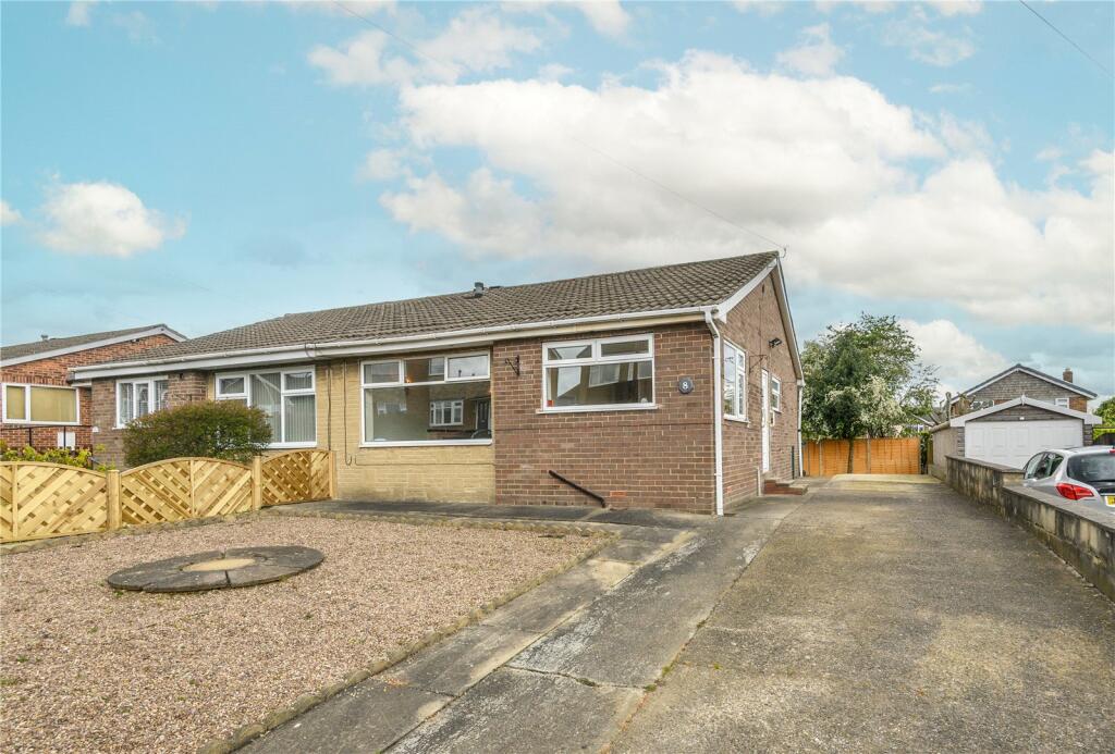 2 bedroom bungalow for sale in Portal Crescent, Mirfield, West