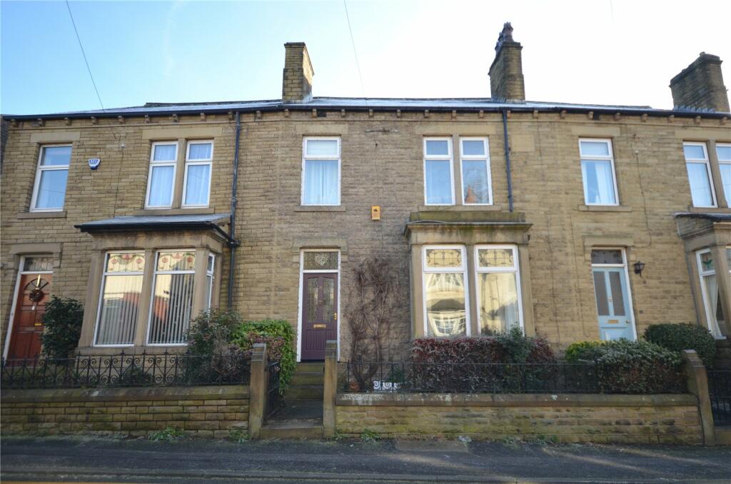 4 bedroom terraced house for sale in St. Pauls Road, Mirfield, West