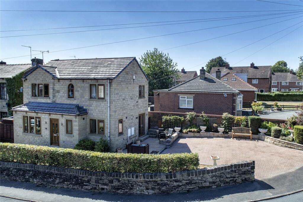 4 bedroom detached house for sale in Coppin Hall Lane, Mirfield, West