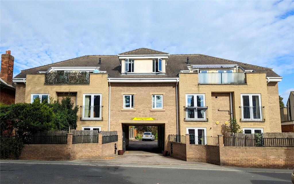 2 bedroom apartment for sale in The Coachings, 1H Lee Green, Mirfield