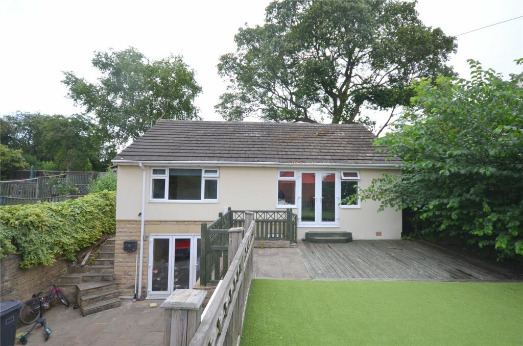 4 bedroom detached house for sale in Bracken Hill, Mirfield, West