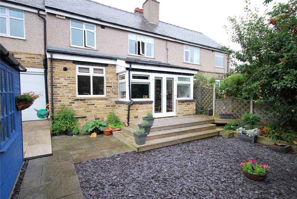 4 bedroom semidetached house for sale in Water Royd Lane, Mirfield, WF14