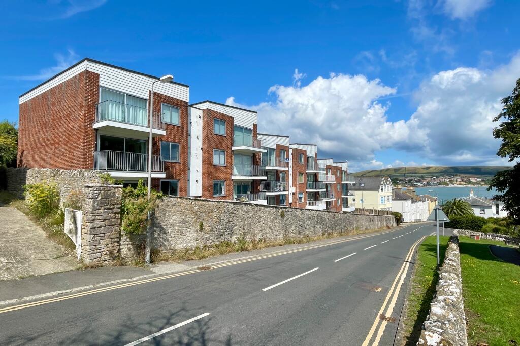 2 bedroom flat for sale in Sentry Road, Swanage, BH19