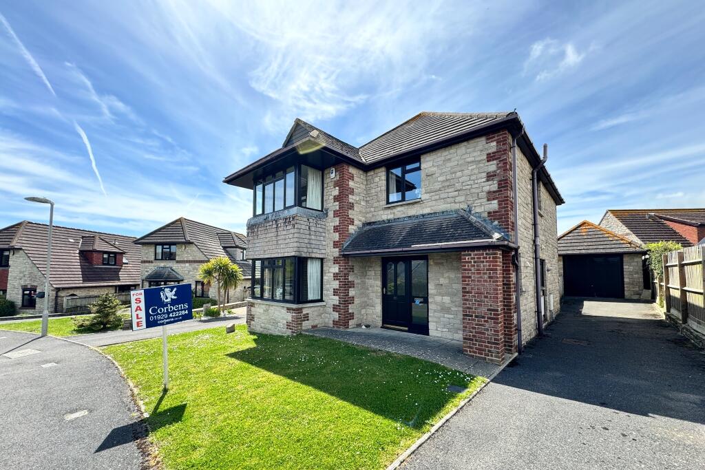 3 bedroom detached house for sale in Cauldron Barn Road, Swanage, BH19