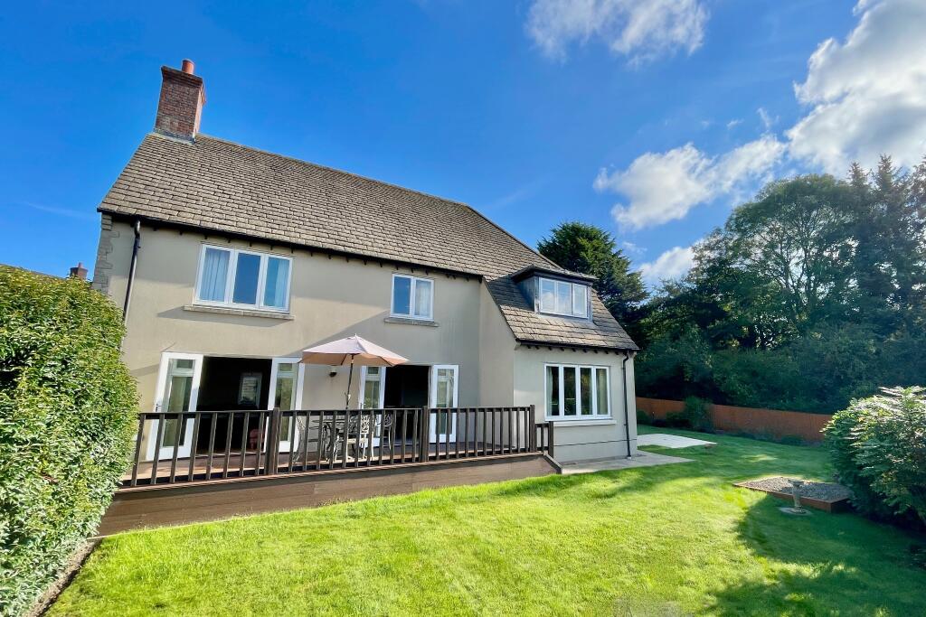 5 bedroom detached house for sale in Flower Meadow Lane, Harmans Cross