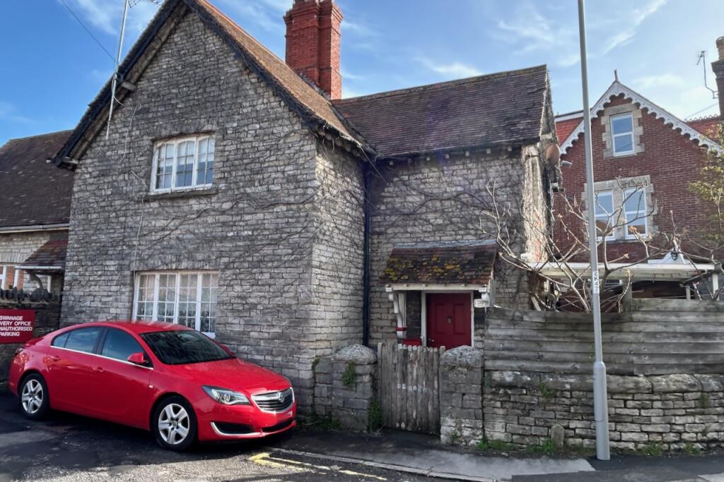 3 bedroom semidetached house for sale in Kings Road East, Swanage, BH19