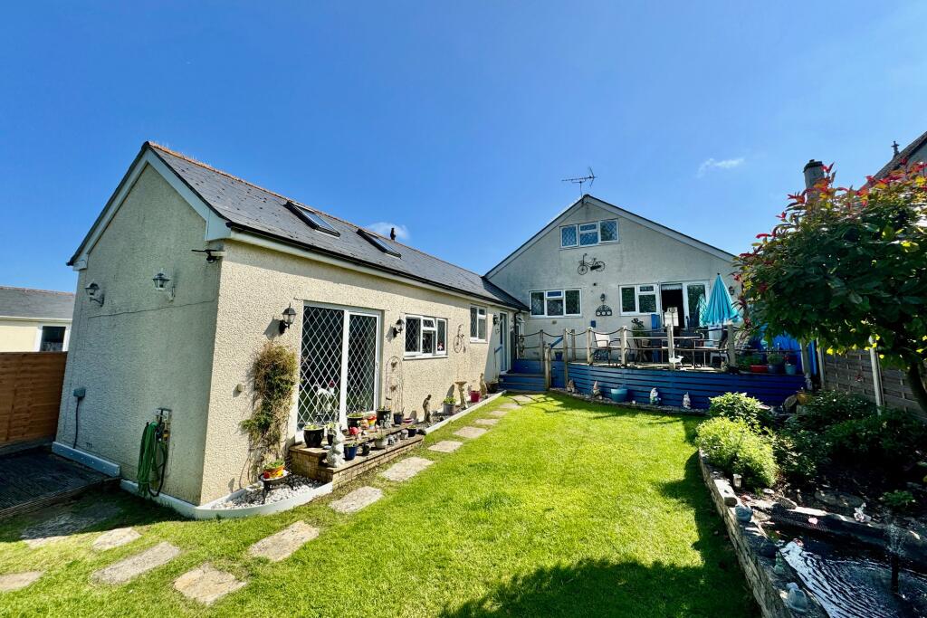 4 bedroom detached house for sale in Kings Road West, Swanage, BH19