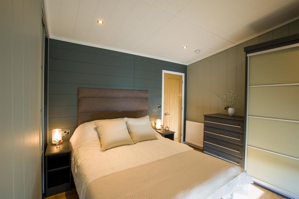 2 bedroom park home for sale in East Waterside, UptonUponSevern