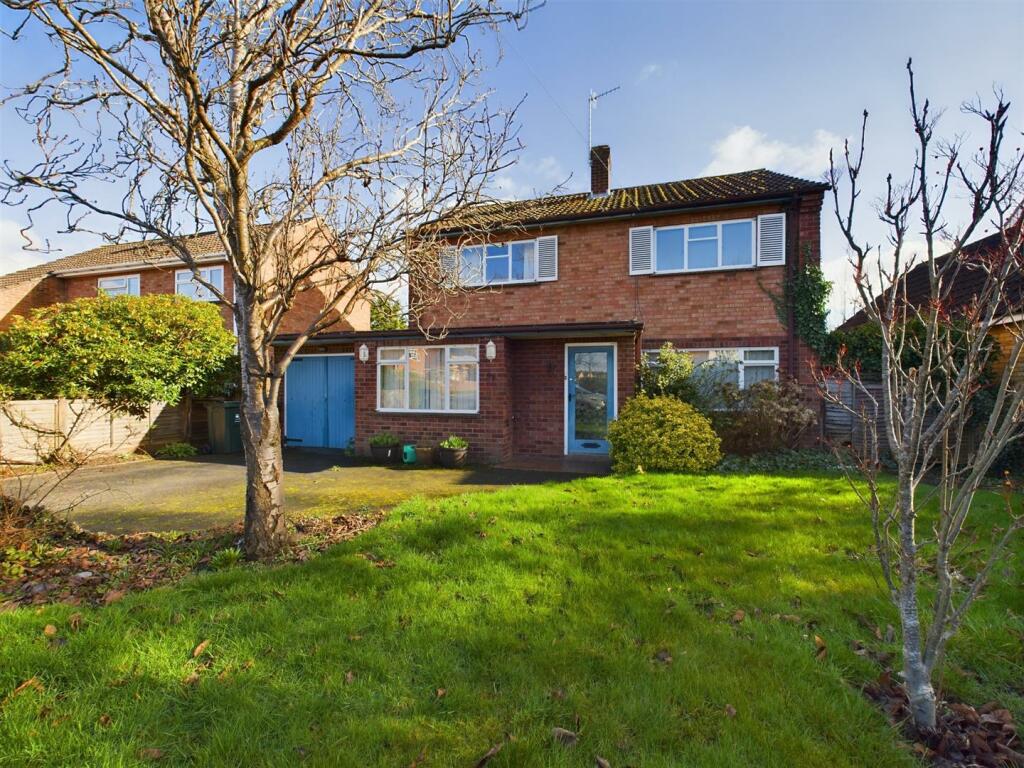 3 bedroom detached house for sale in Lower Howsell Road, Malvern, WR14