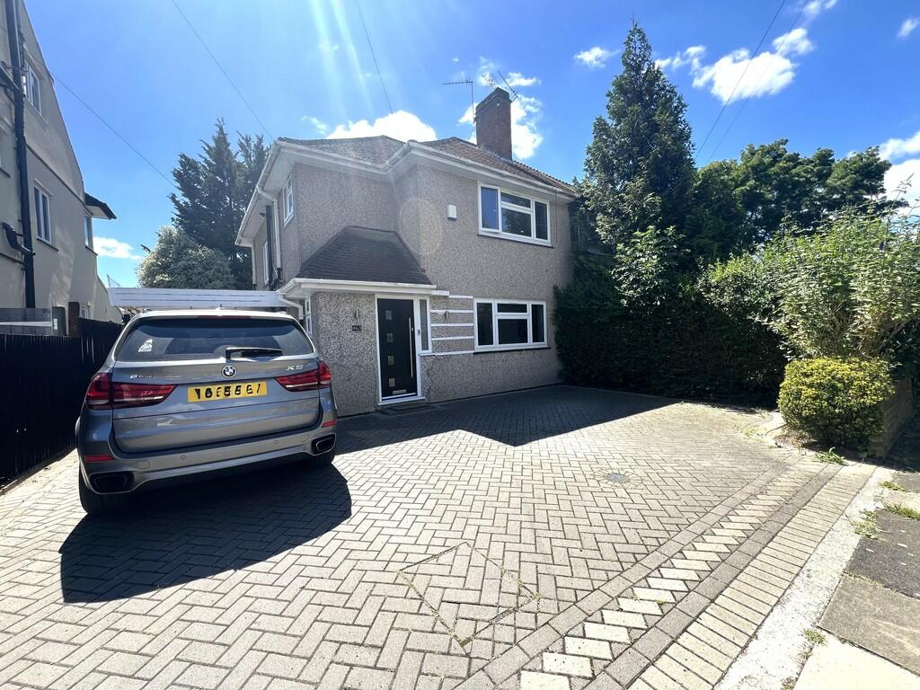 3 bedroom semidetached house for rent in The Avenue, Harrow Weald