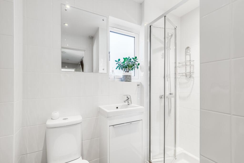 Additional property image - Digswell Park Road