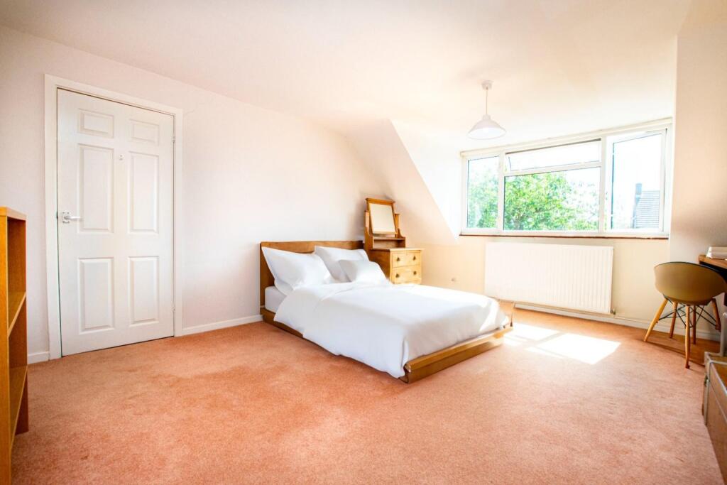 Additional property image - Warren Way, Welwyn, Hertfordshire, AL6