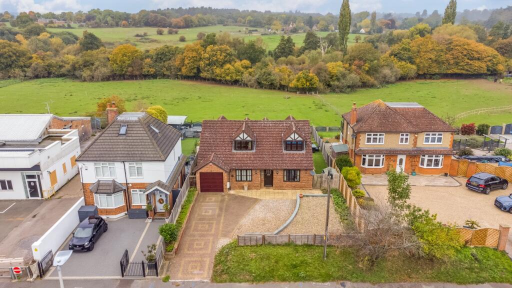 Main image of property: Great North Road, Welwyn Garden City, Hertfordshire, AL8 7TL