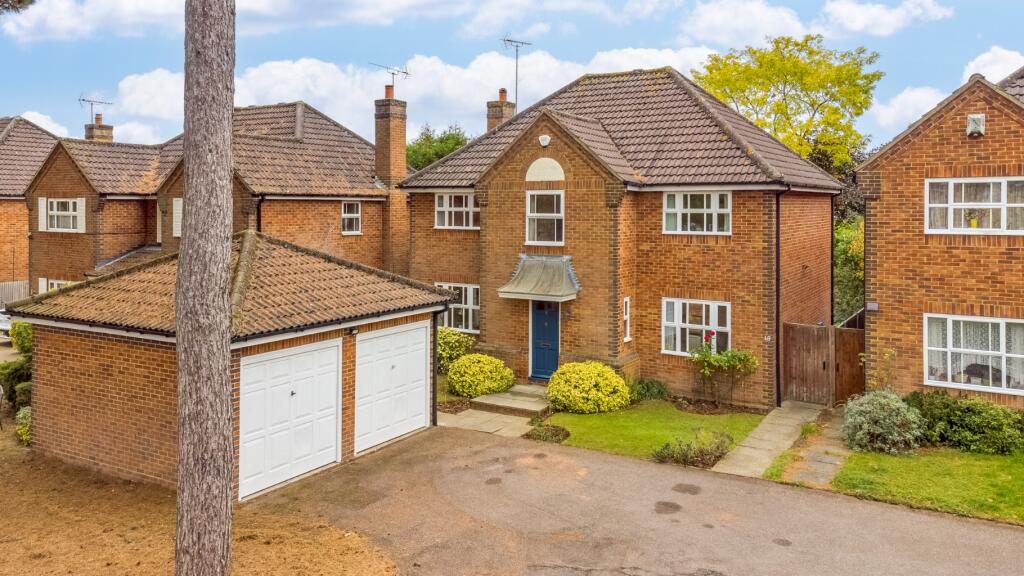 Main image of property: Bennett Close, Welwyn Garden City, AL7 4JA