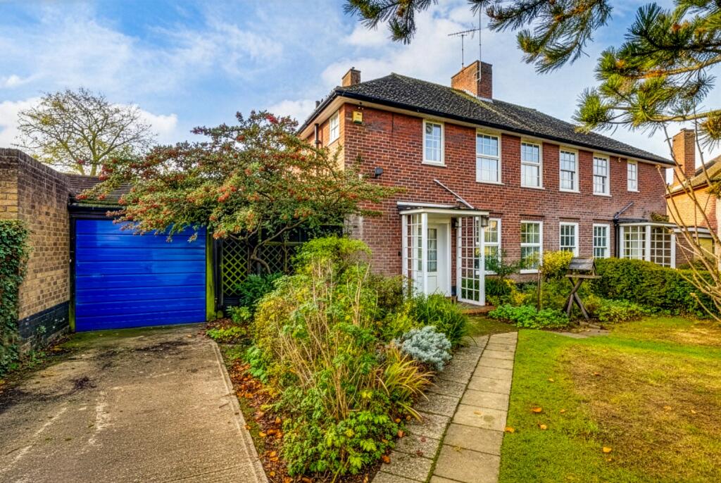 Main image of property: Little Youngs, Welwyn Garden City, Hertfordshire, AL8