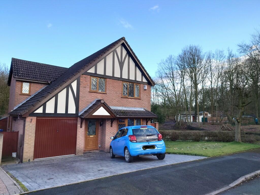 4 bedroom detached house for sale in Laburnum Close, Kidsgrove, StokeonTrent, ST7