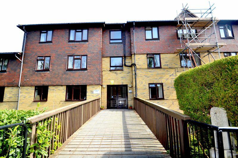 1 bedroom retirement property for sale in Forest Close, Chislehurst, BR7