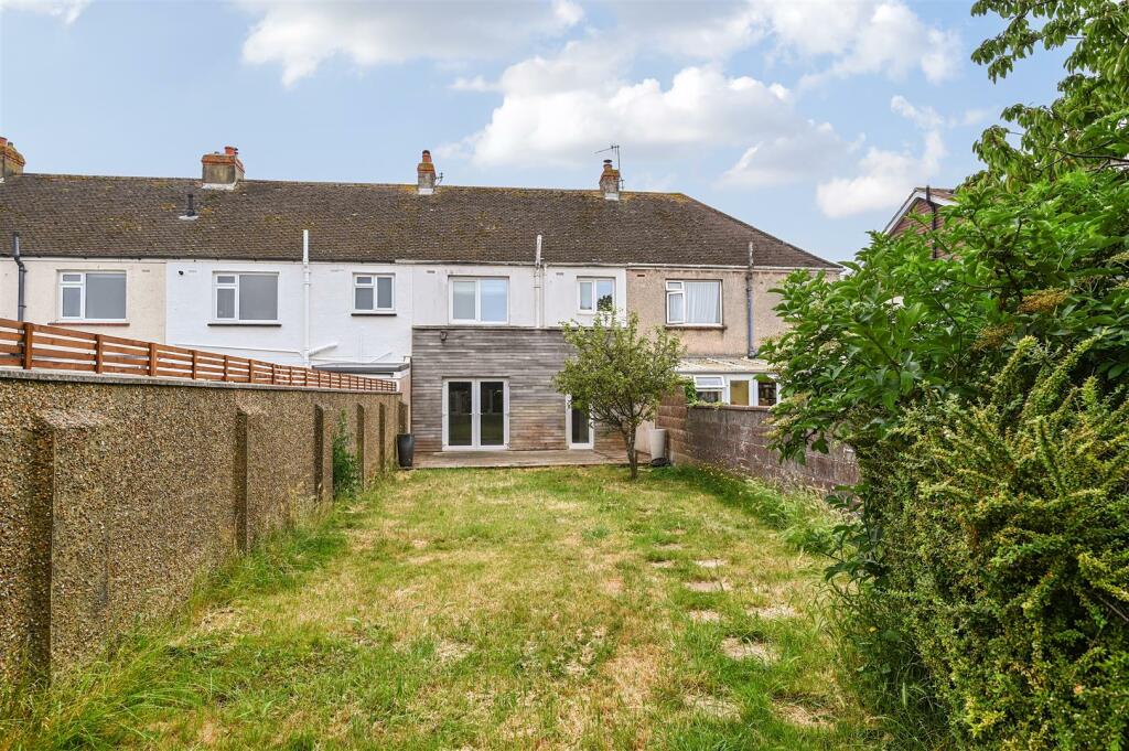 Image: https://media.rightmove.co.uk/18k/17481/139367408/17481_32418440_IMG_14_0000.jpeg