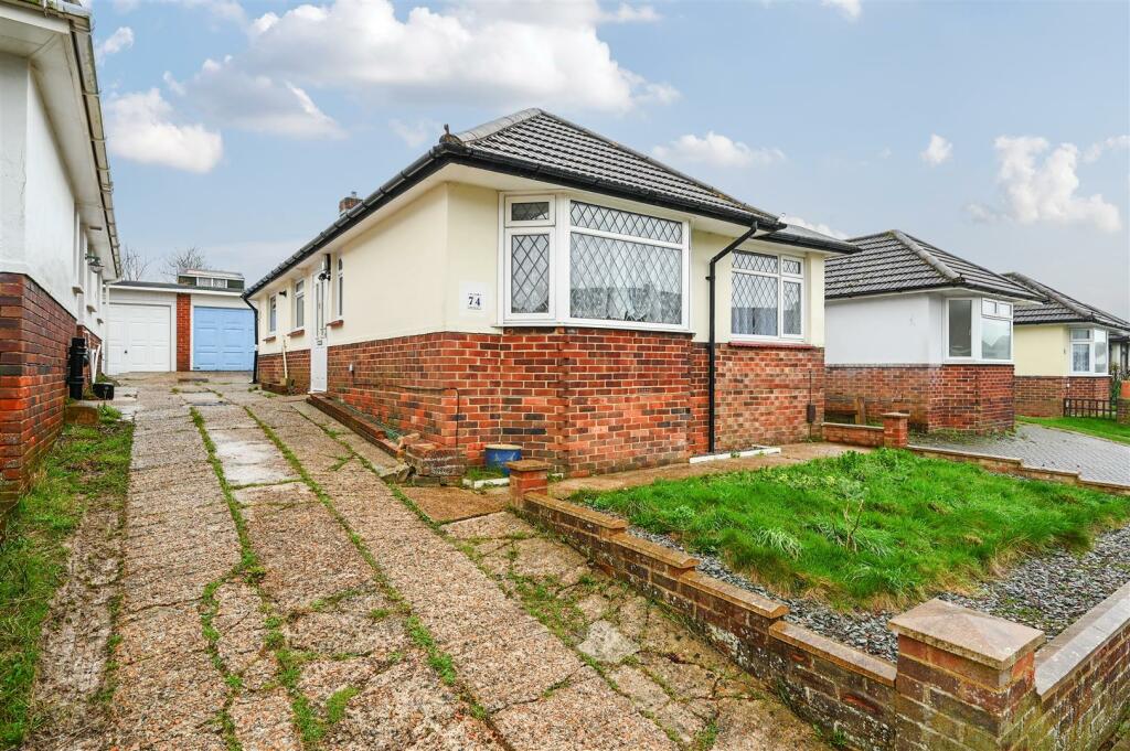 2 bedroom detached bungalow for sale in Thornhill Rise, Portslade, BN41
