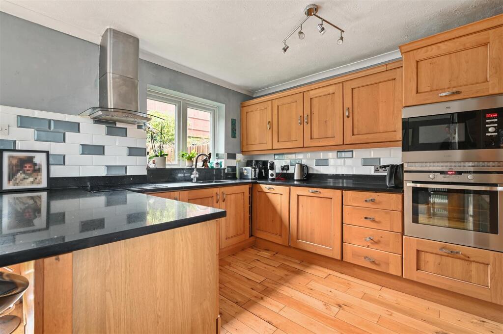 Additional property image - New Barn Close, Portslade