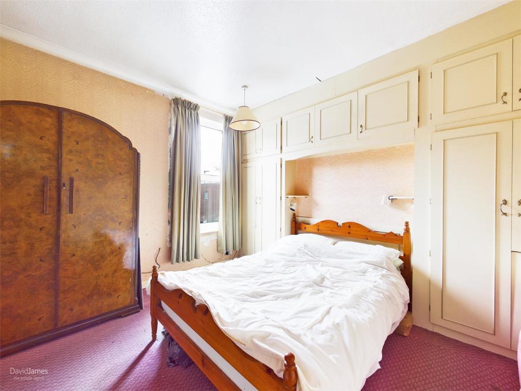 2 bedroom end of terrace house for sale in Fox Grove, Old Basford