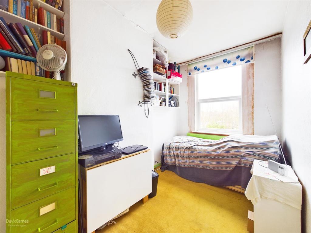 2 bedroom end of terrace house for sale in Fox Grove, Old Basford