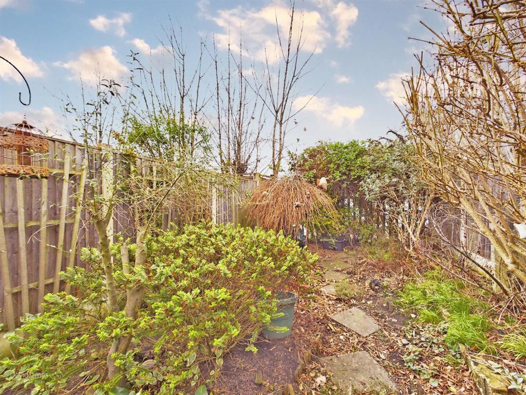 2 bedroom end of terrace house for sale in Fox Grove, Old Basford, Nottingham, NG5