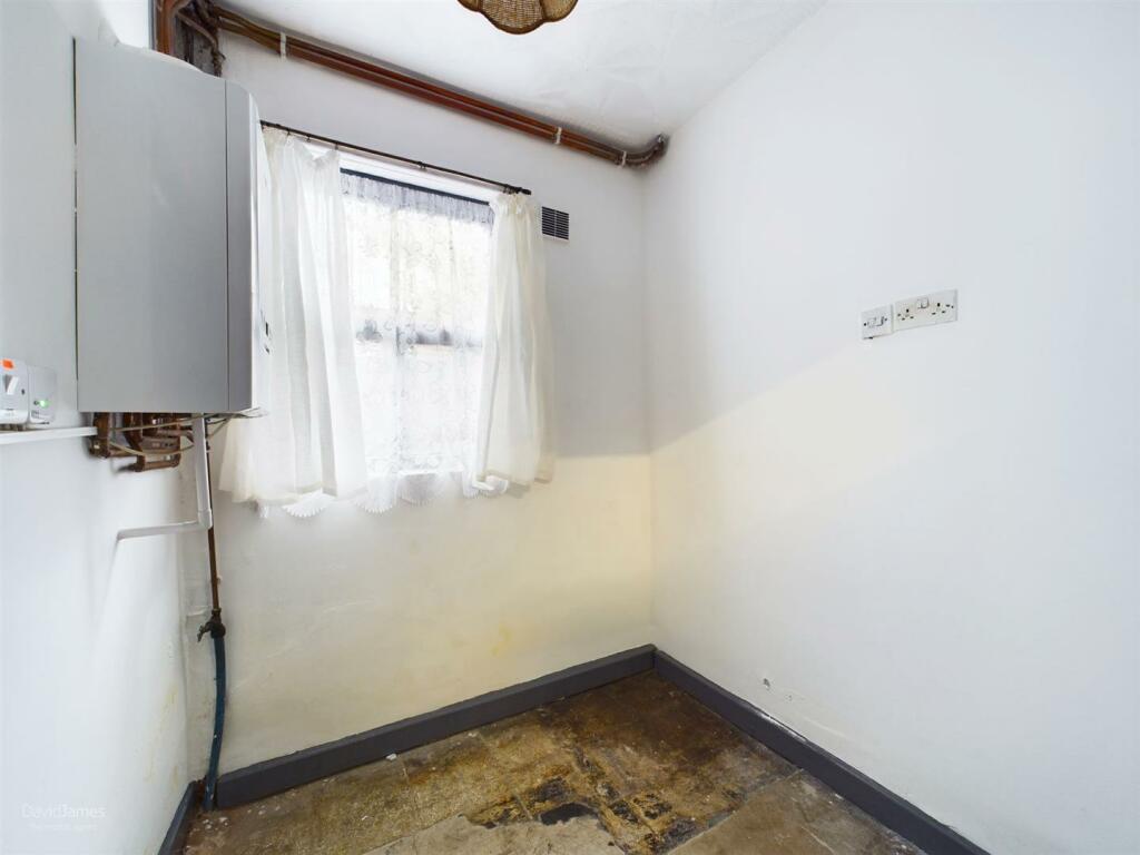 3 bedroom semidetached house for sale in Berridge Road, Forest Fields