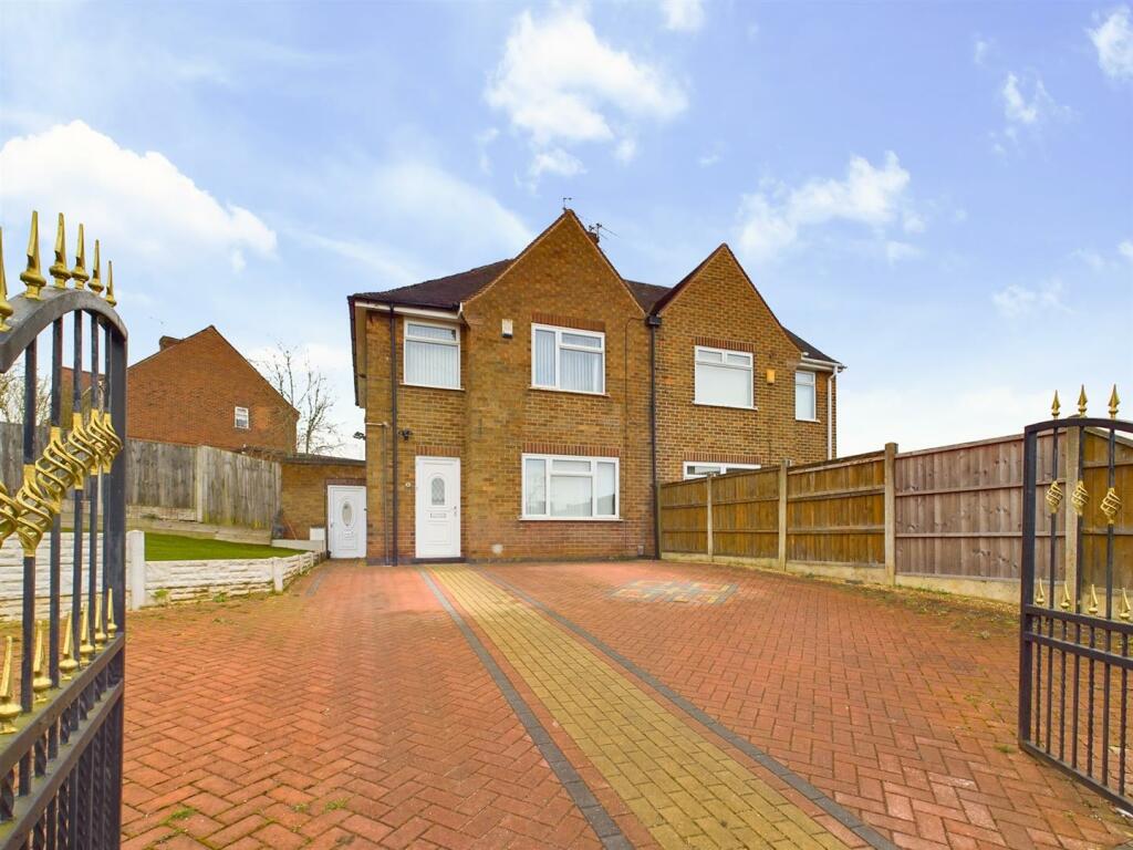 3 bedroom semidetached house for sale in Runswick Drive, Arnold