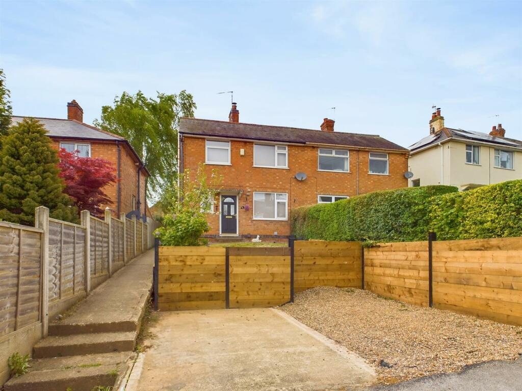 3 bedroom semidetached house for sale in Surgeys Lane, Arnold