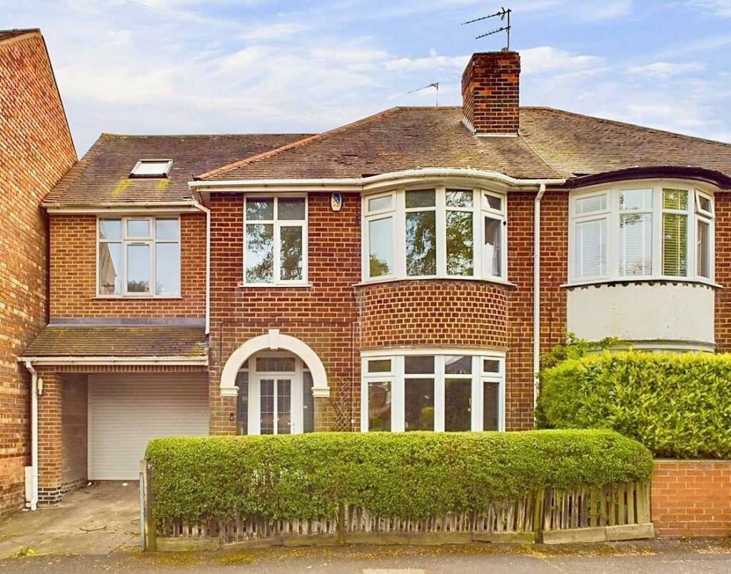 5 bedroom semidetached house for sale in Byron Street, Daybrook