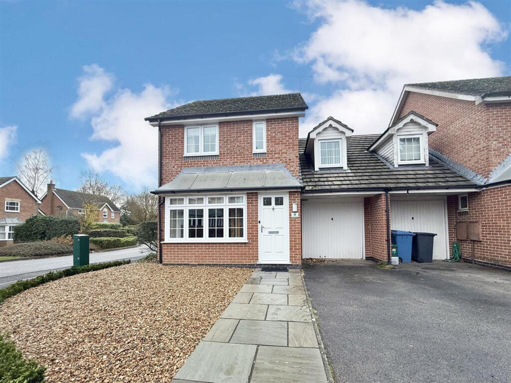 Main image of property: Lower Canes, Yateley