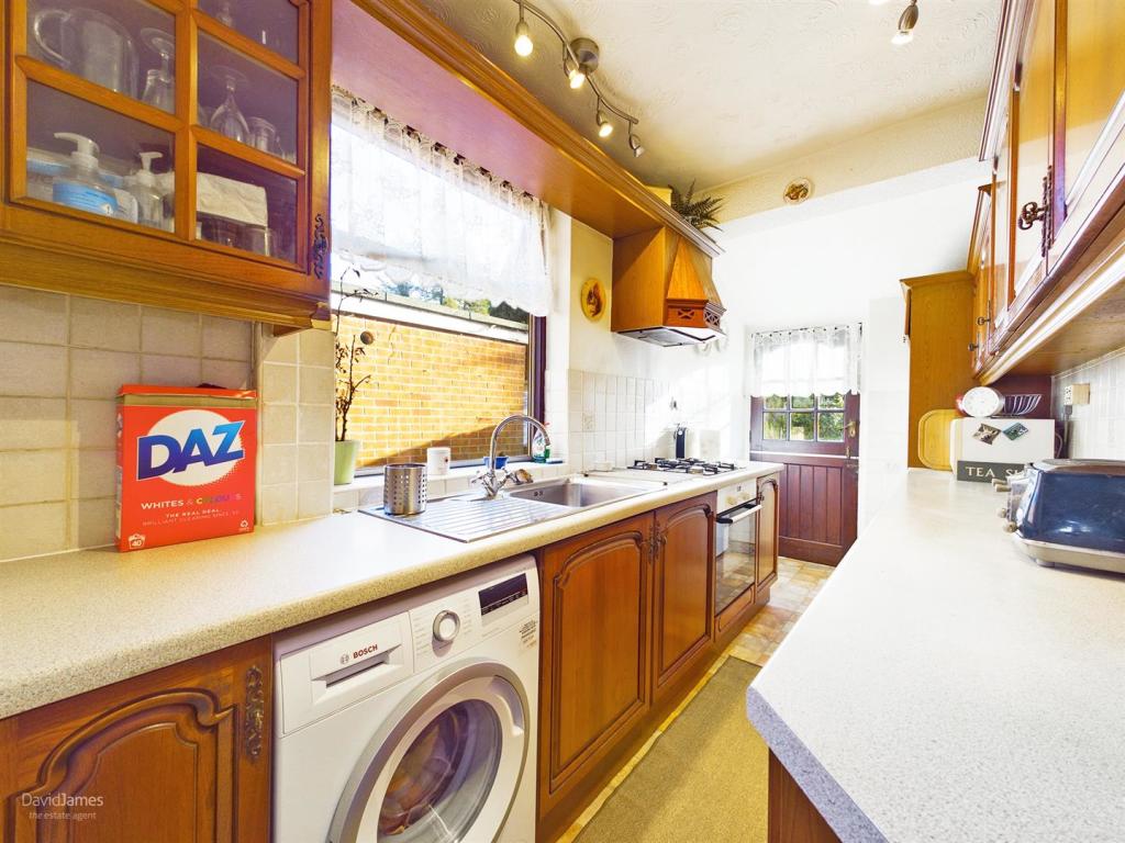 3 bedroom semidetached house for sale in Foxhill Road, Carlton