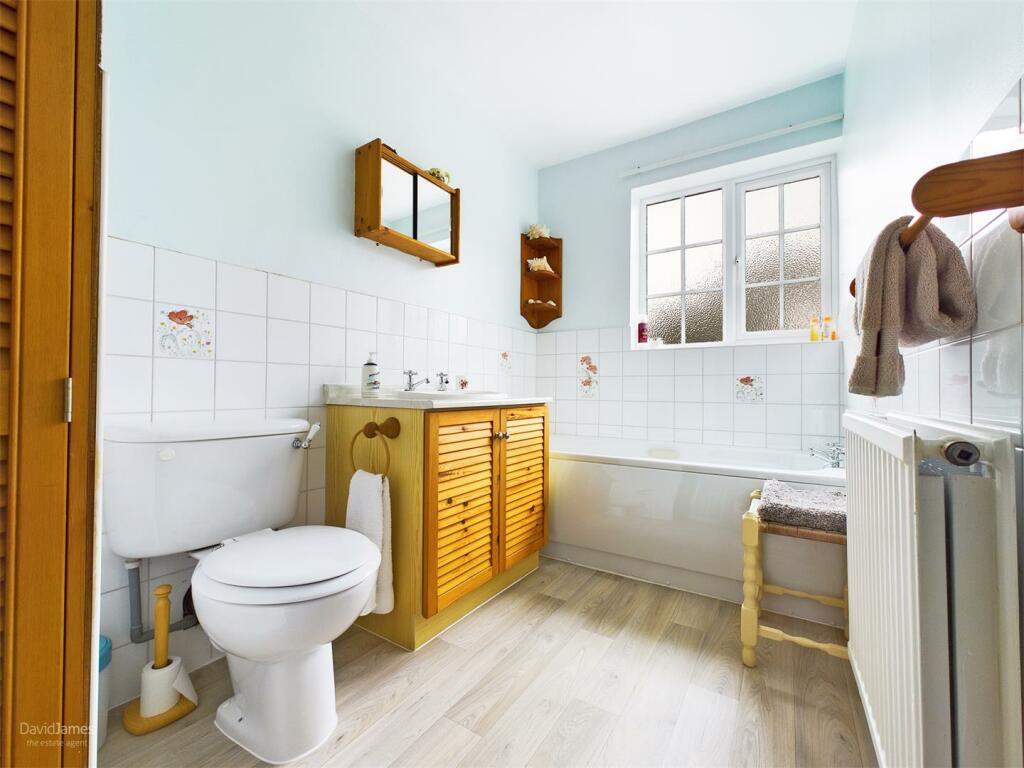 4 bedroom detached house for sale in Brooklyn House, Lambley Lane, Burton Joyce, Nottingham, NG14