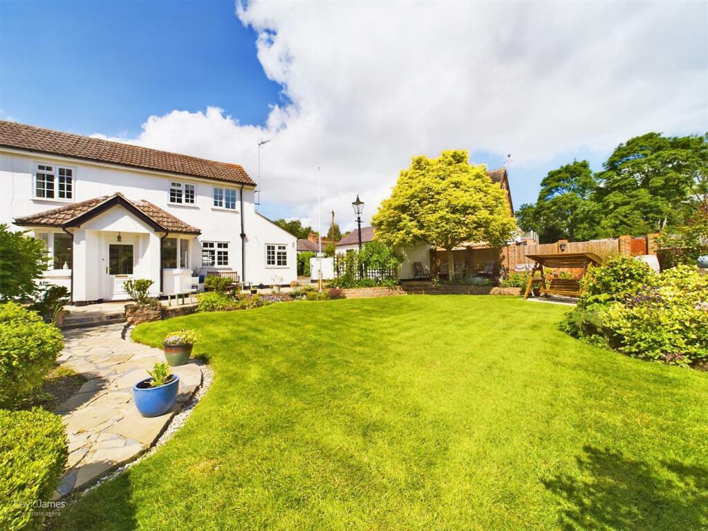 4 bedroom detached house for sale in Brooklyn House, Lambley Lane, Burton Joyce, Nottingham, NG14