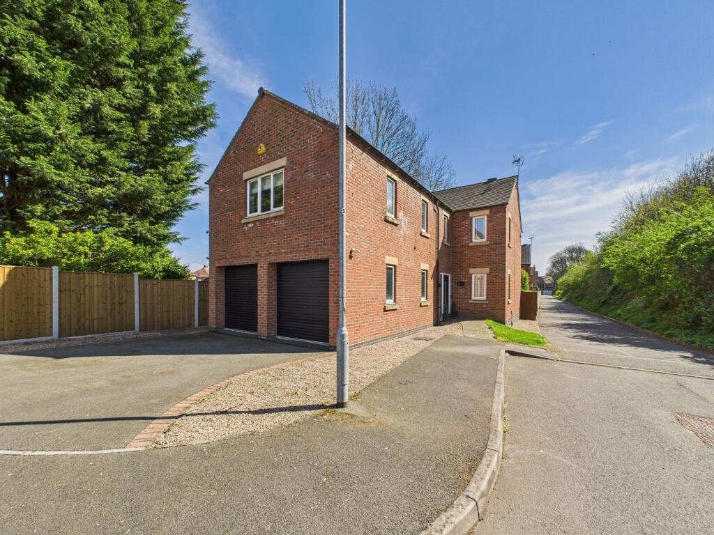 Main image of property: De Buseli Close, Gedling, Nottingham