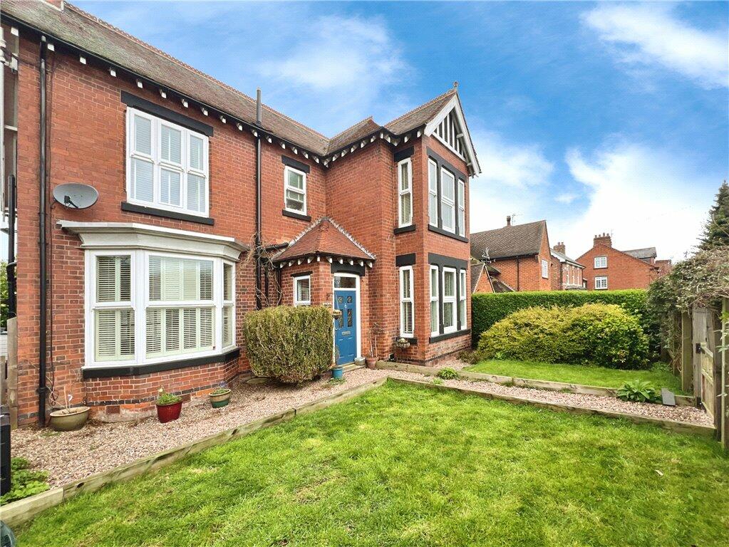 3 bedroom detached house for sale in Charnwood Road, Shepshed