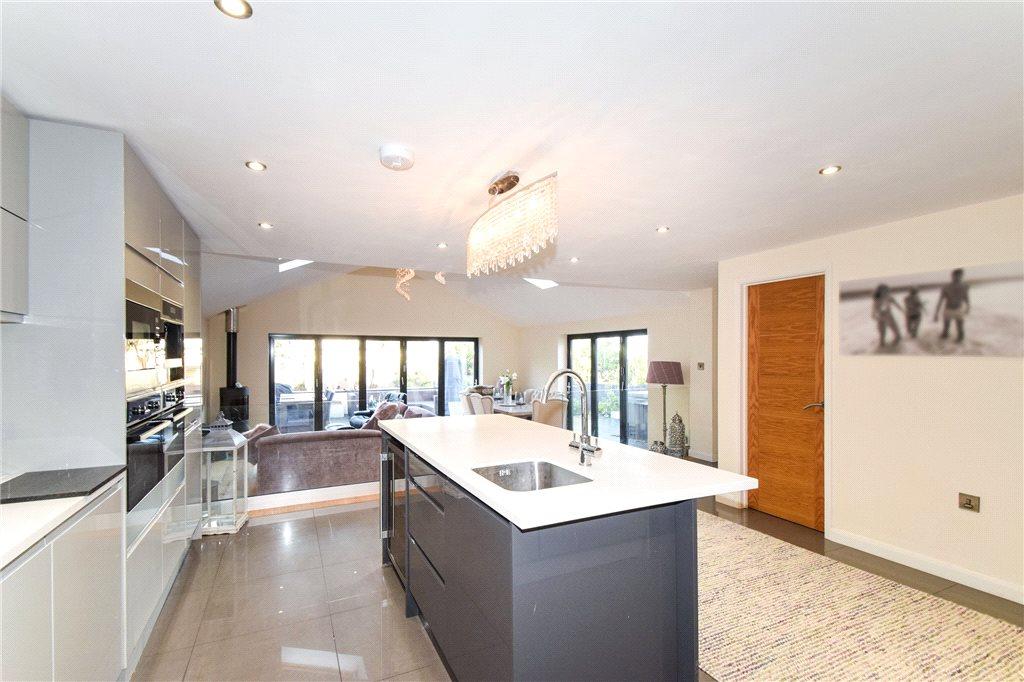 4 bedroom bungalow for sale in Windmill Rise, Woodhouse Eaves