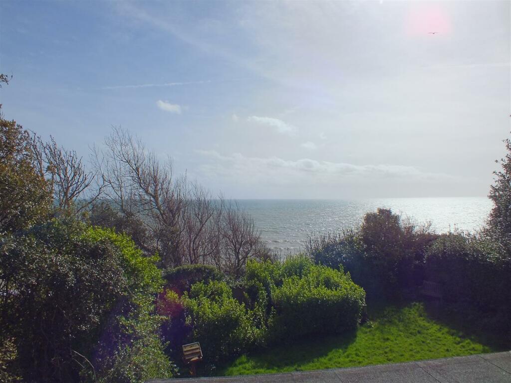 4 bedroom detached house for sale in Radnor Cliff, Folkestone, CT20