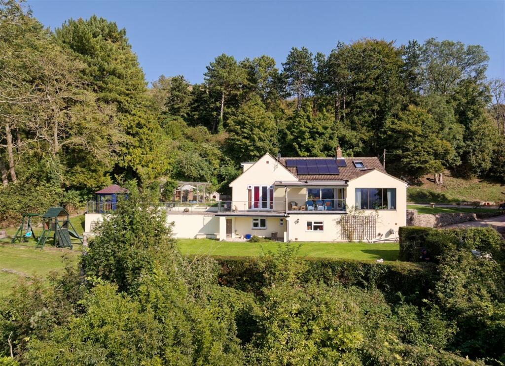 Main image of property: Chalk Pit, Newington, Folkestone