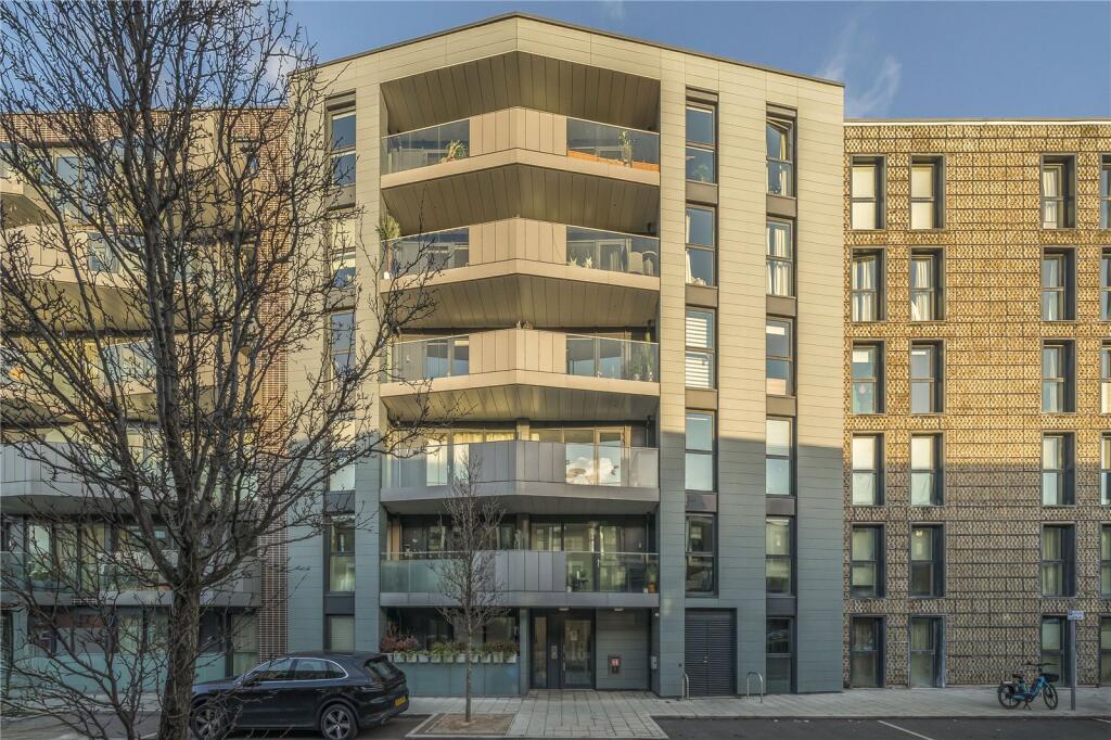 Main image of property: Hawthorne Crescent, Greenwich, SE10