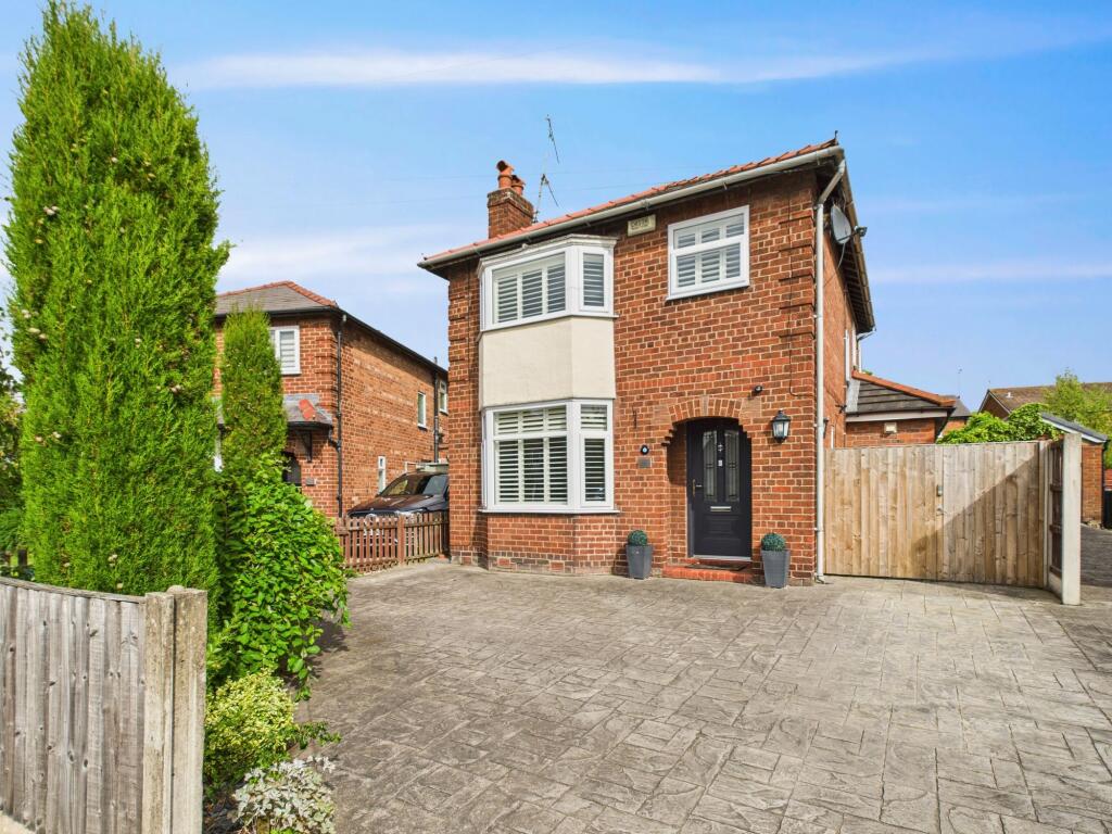 Main image of property: Shaftesbury Avenue, Vicars Cross, CH3