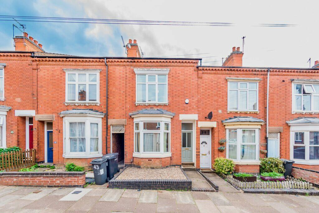 4 bedroom terraced house for rent in Lytton Road, Leicester LE2 1WL, LE2