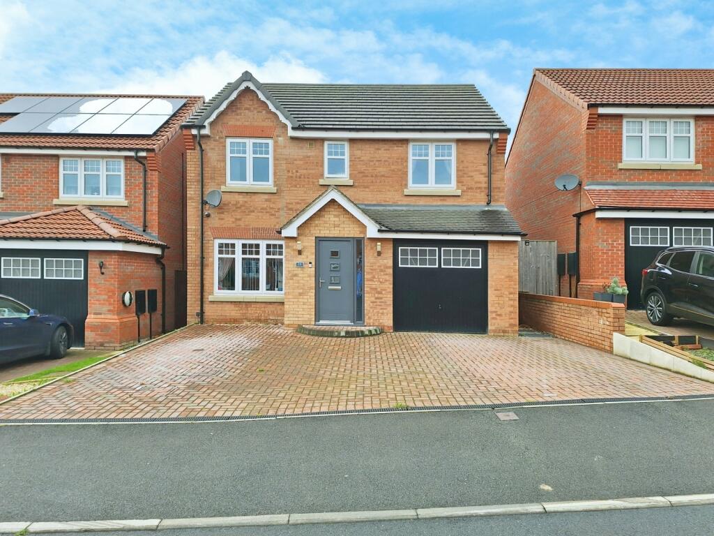 4 bedroom detached house for sale in Forage Way, Crofton, Wakefield