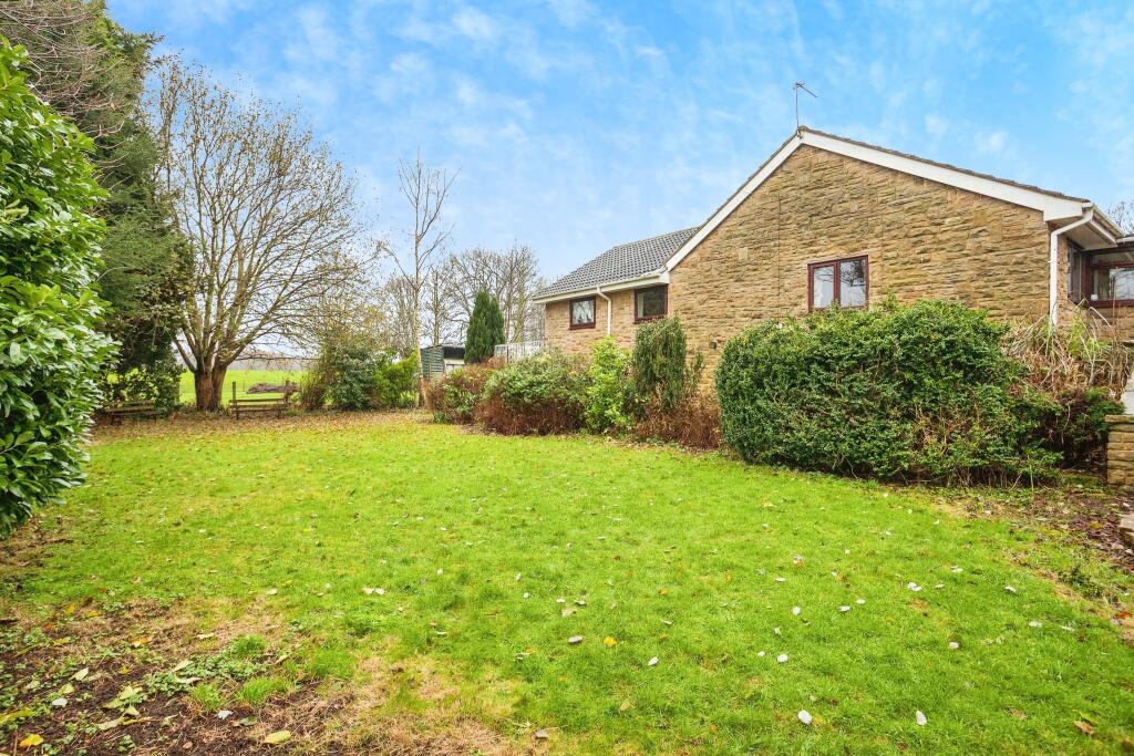 5 bedroom bungalow for sale in Field Lane, Thornes, Wakefield, West