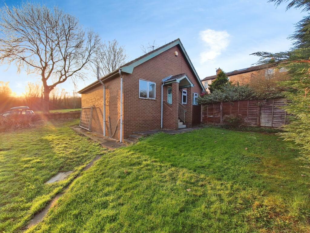 1 bedroom bungalow for sale in School Hill, Newmillerdam, Wakefield
