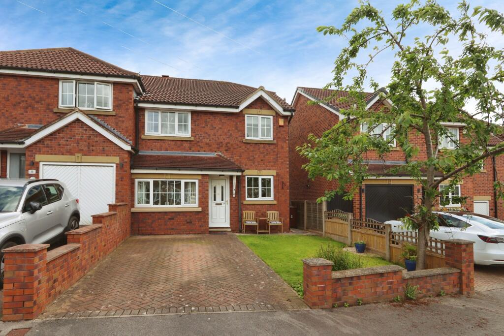 Main image of property: Danella Crescent, Wrenthorpe, Wakefield, West Yorkshire, WF2