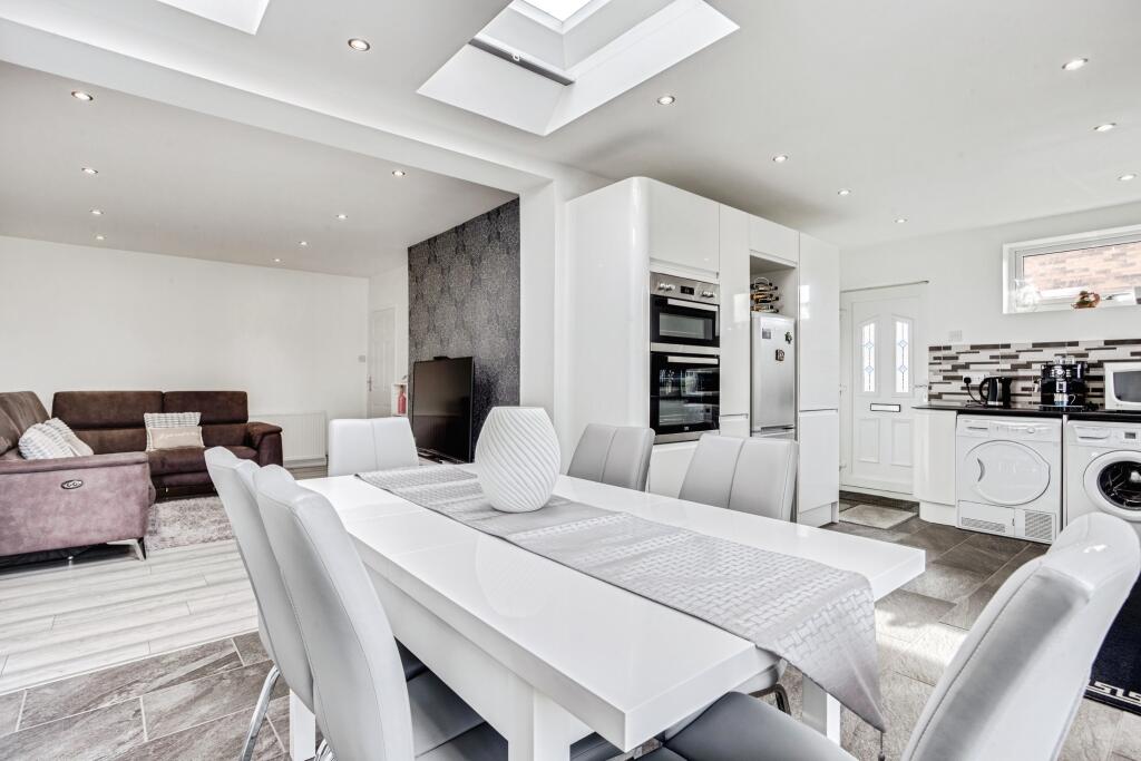Main image of property: Hollin Lane, Calder Grove, Wakefield, West Yorkshire, WF4
