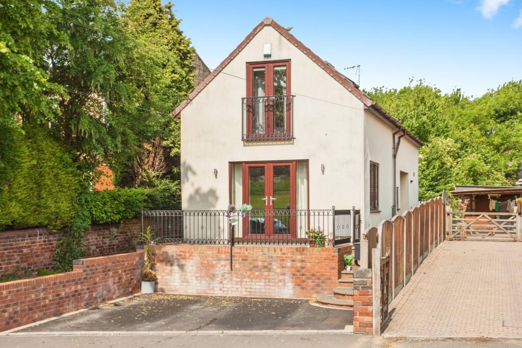 Main image of property: The Green, Sharlston Common, Wakefield, West Yorkshire, WF4