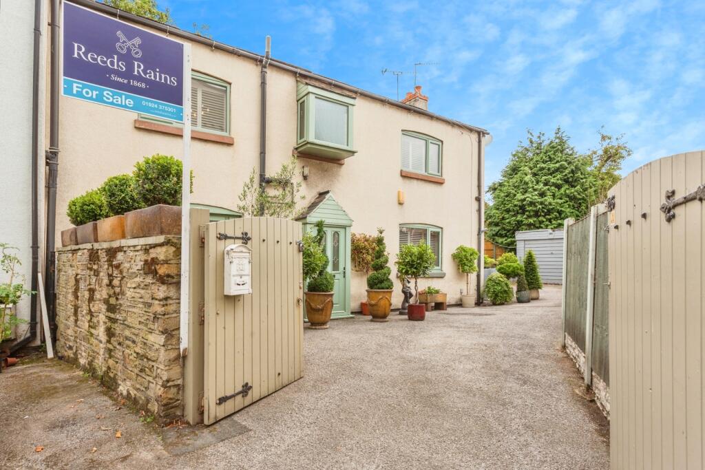 Main image of property: Aberford Road, Stanley, Wakefield, West Yorkshire, WF3